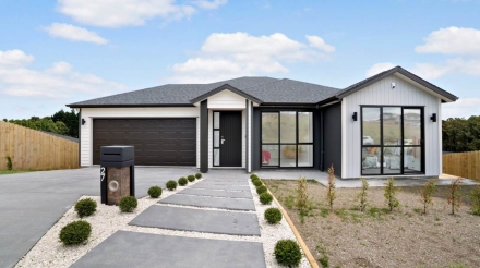 27 Takurua Terrance, Orewa